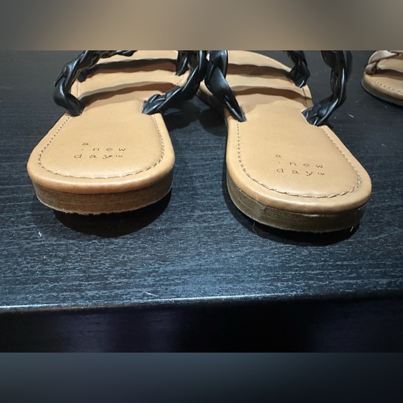 Sandal bundle, brown and black, size 10 - Picture 5 of 8